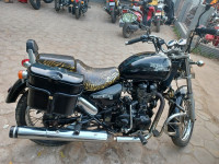 Black Royal Enfield Thunderbird 500