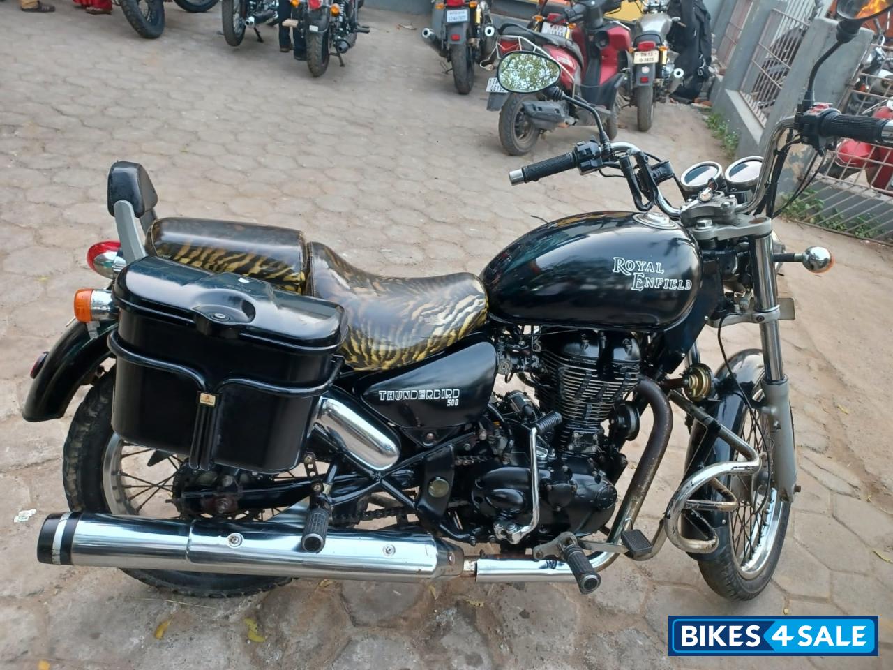 Black Royal Enfield Thunderbird 500