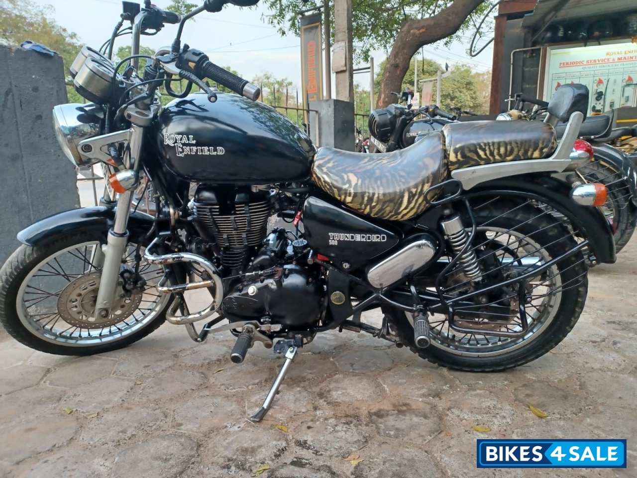 Black Royal Enfield Thunderbird 500