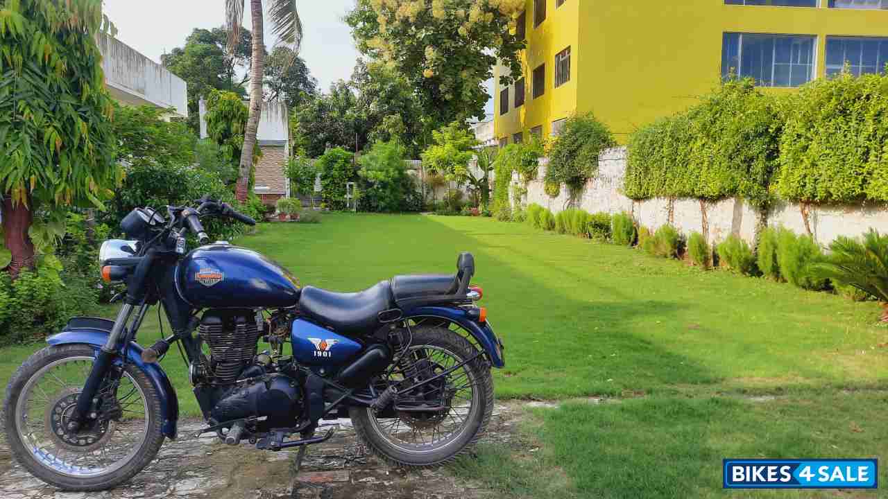 Blue Royal Enfield Thunderbird TwinSpark 350
