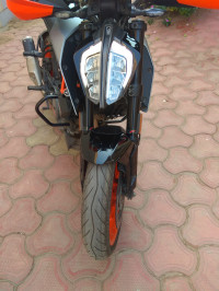 Silver Metalic KTM Duke 390 BS6