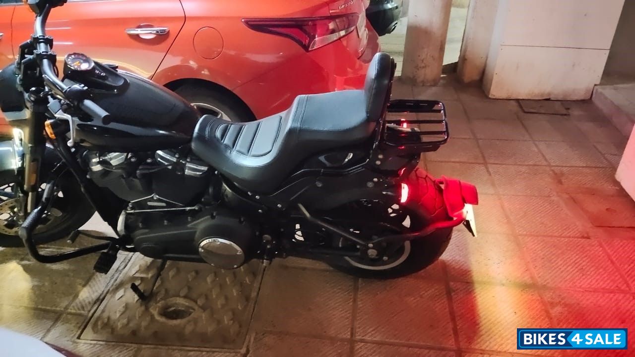 Black Harley Davidson  FatBob