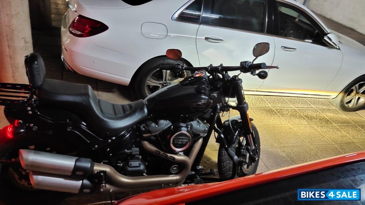 Black Harley Davidson  FatBob