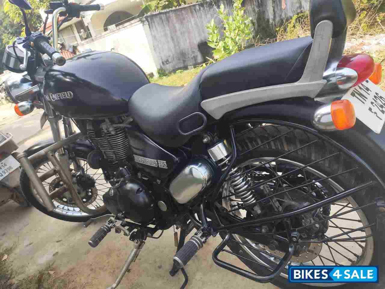 Matt Black Royal Enfield Thunderbird 350 Matt Black Royal Enfield Thunderbird 350