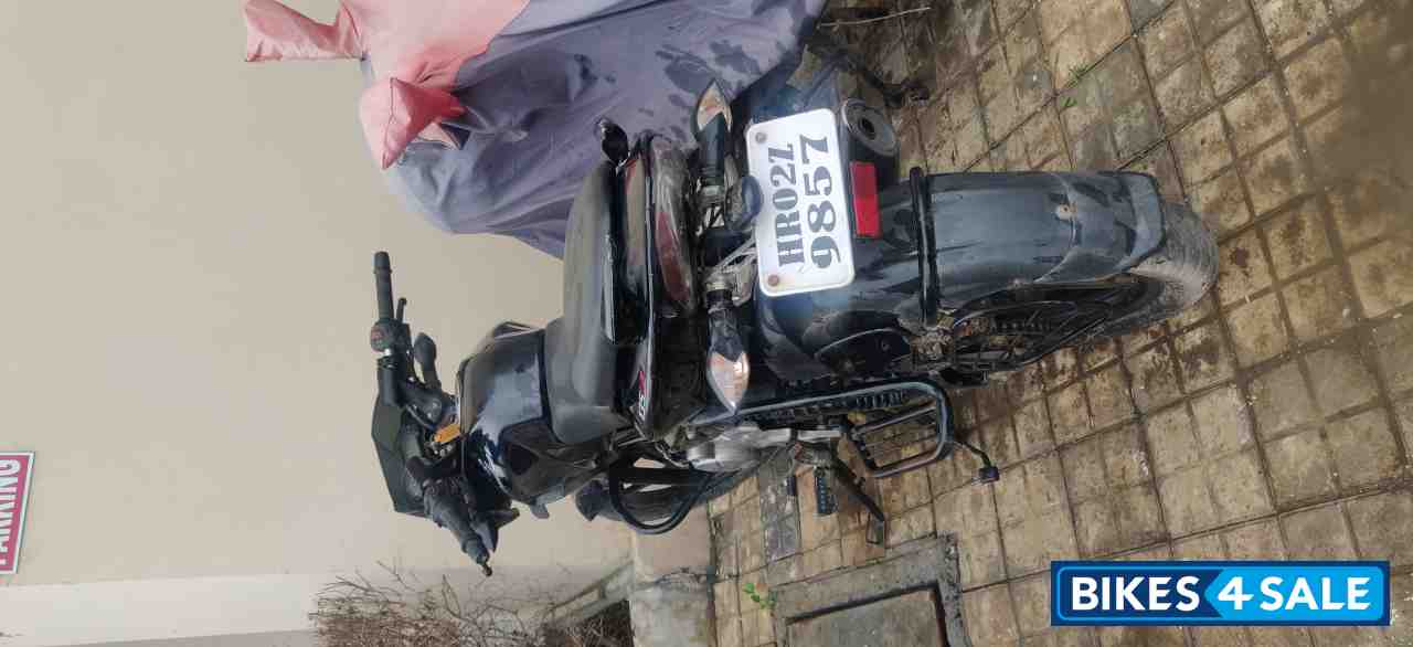 Black Bajaj Pulsar 135LS