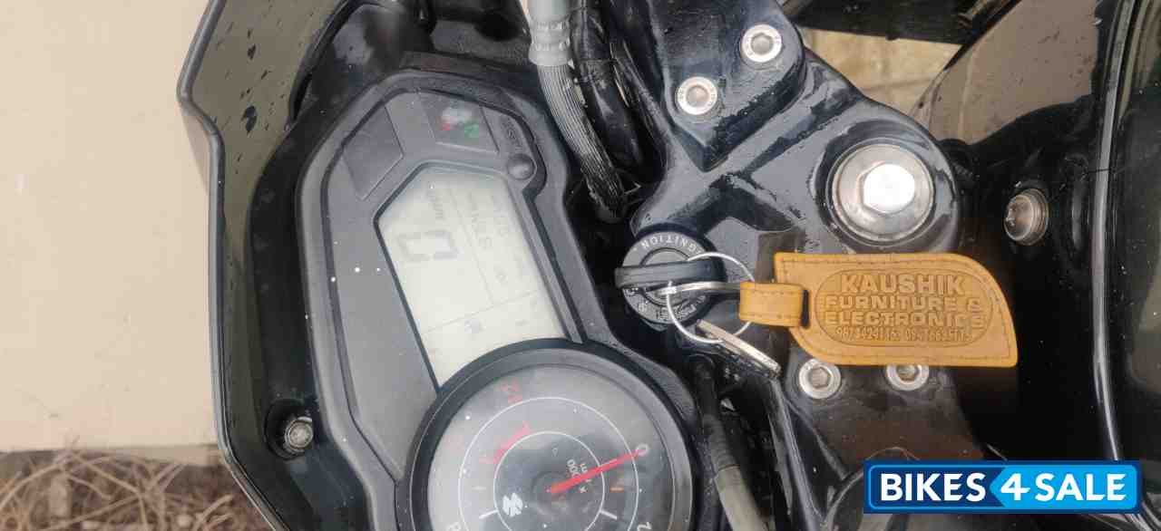 Black Bajaj Pulsar 135LS