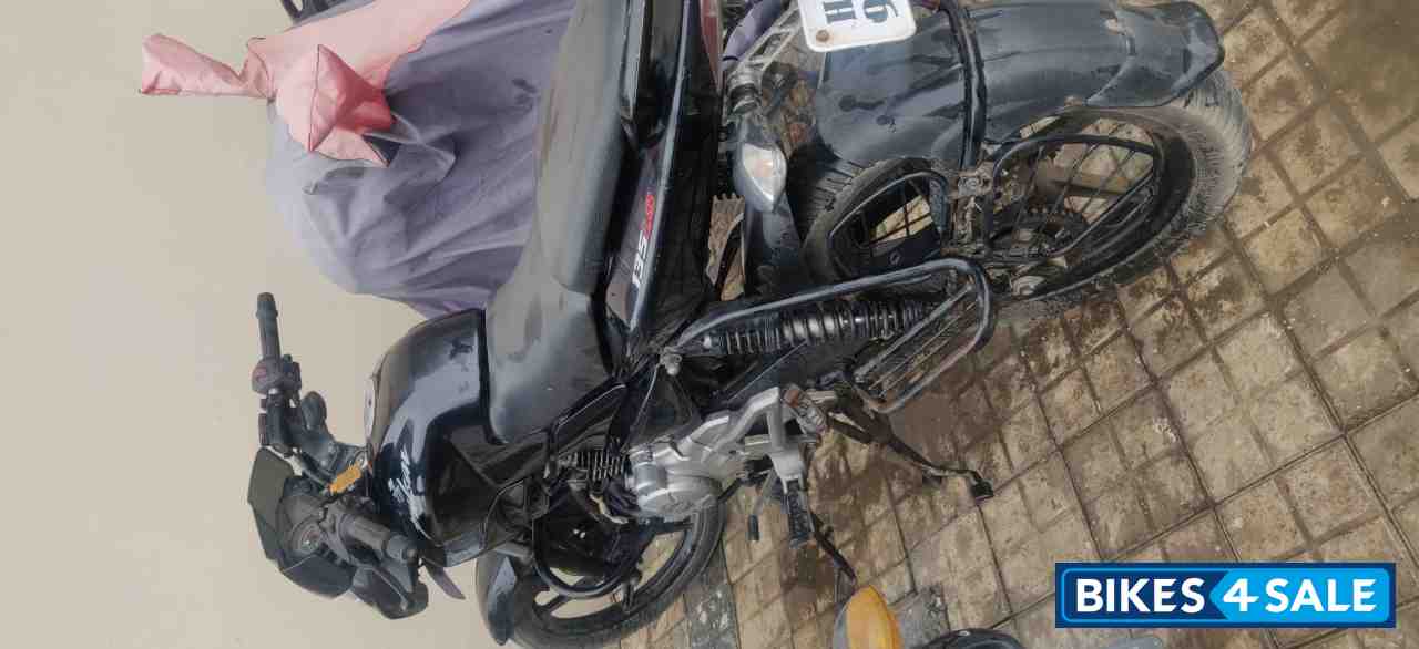 Black Bajaj Pulsar 135LS