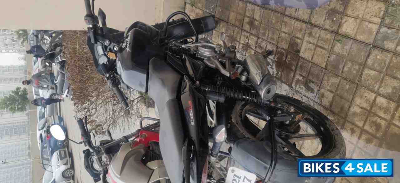 Black Bajaj Pulsar 135LS