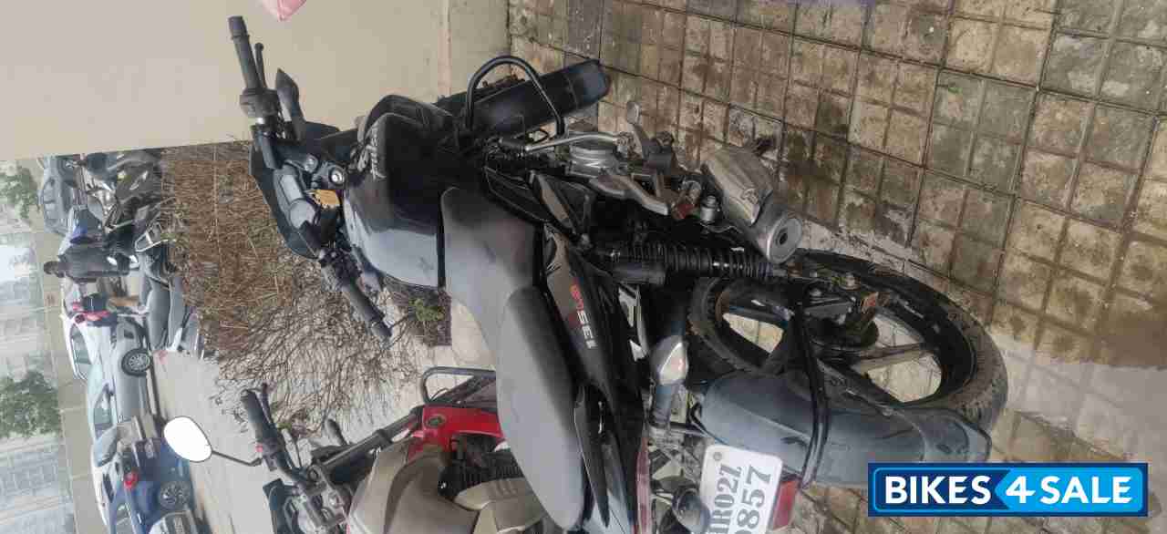 Black Bajaj Pulsar 135LS