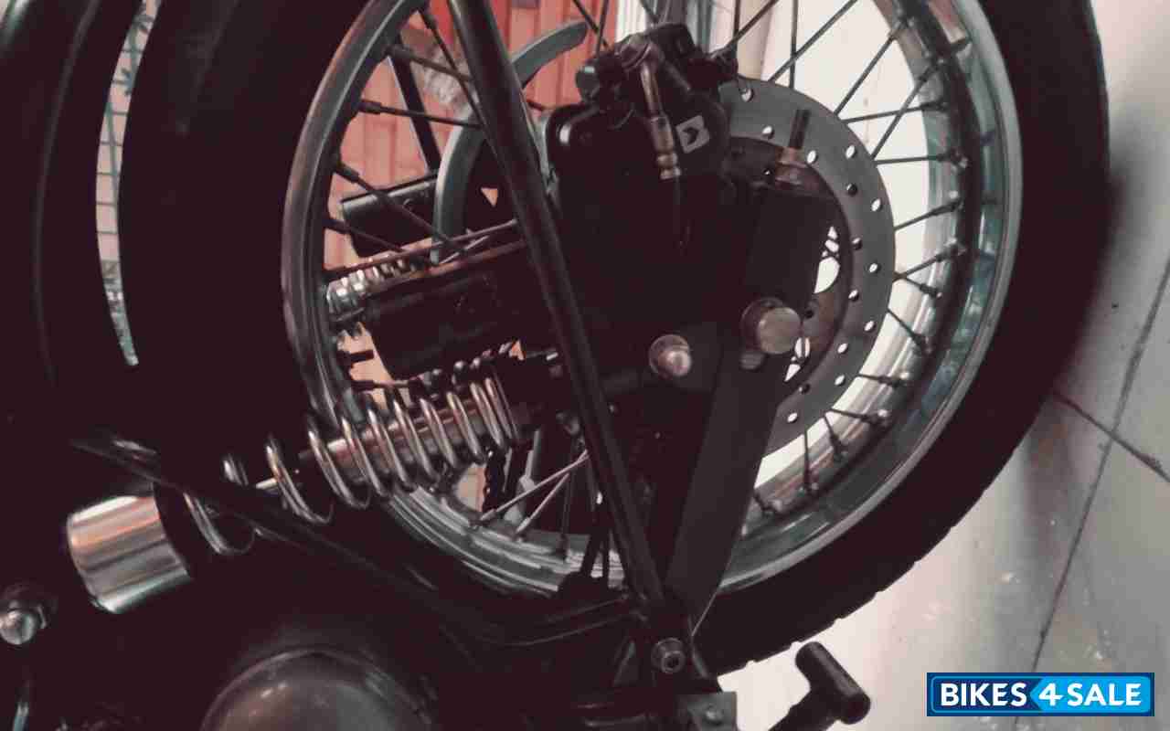 Gunmetal Grey Royal Enfield Classic Gunmetal Grey