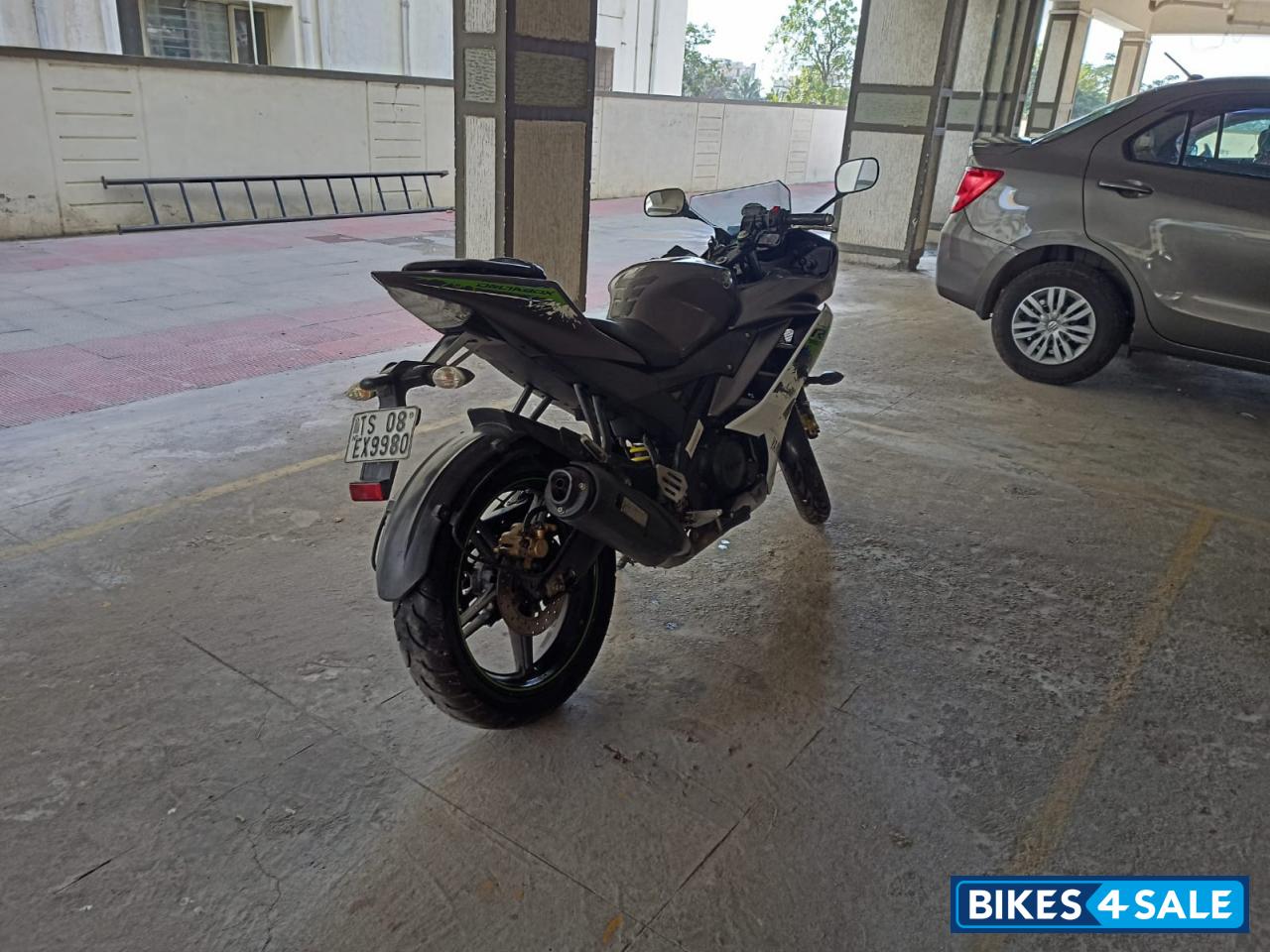 White And Green Combination Yamaha YZF R15