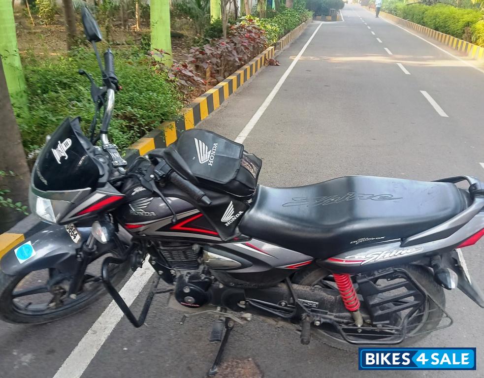 Grey Mettalic Honda CB Shine