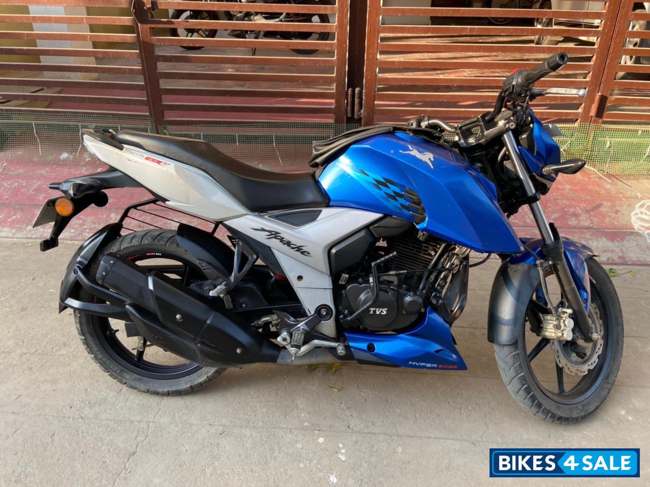 TVS Apache RTR 160 4V