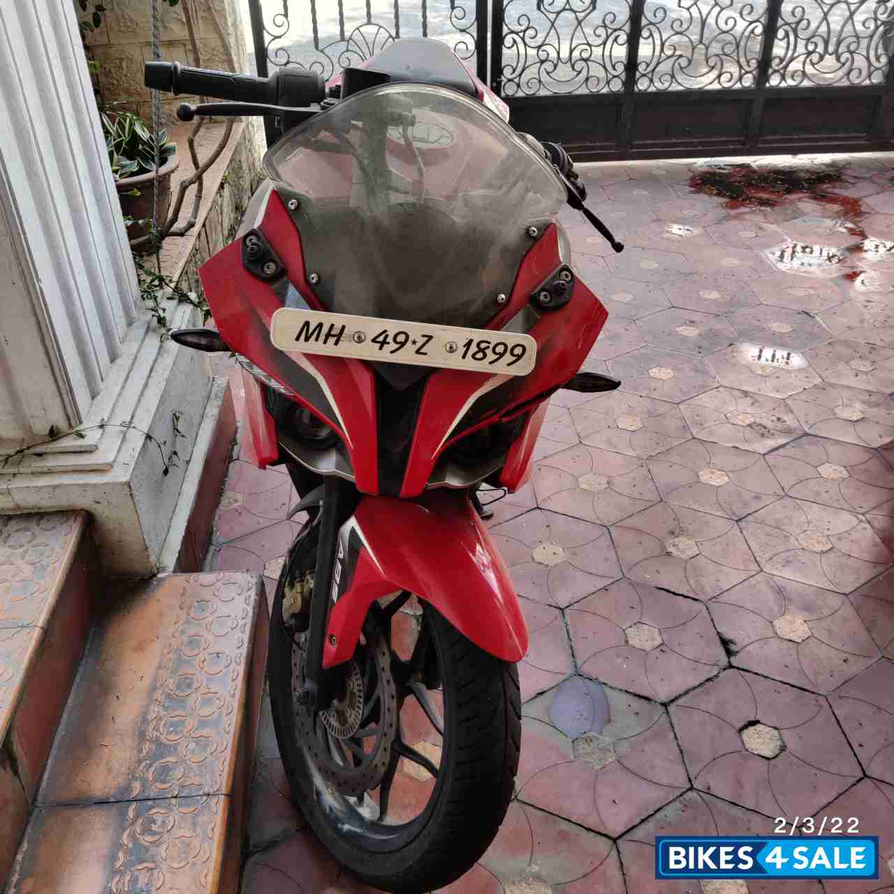 Bajaj Pulsar RS 200 ABS Bajaj Pulsar RS 200 ABS