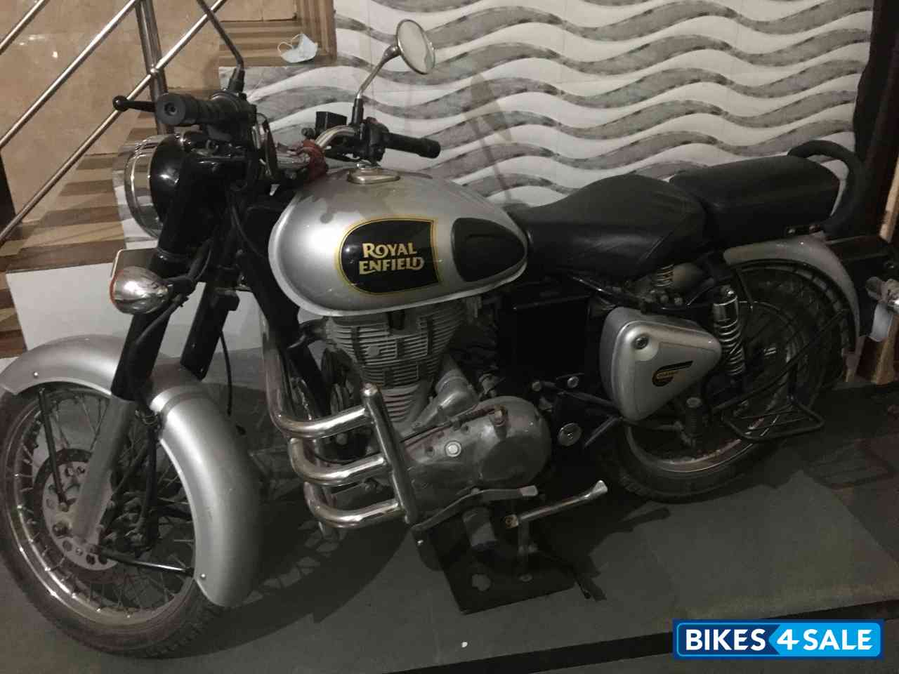 Royal Enfield Classic 350 Royal Enfield Classic 350