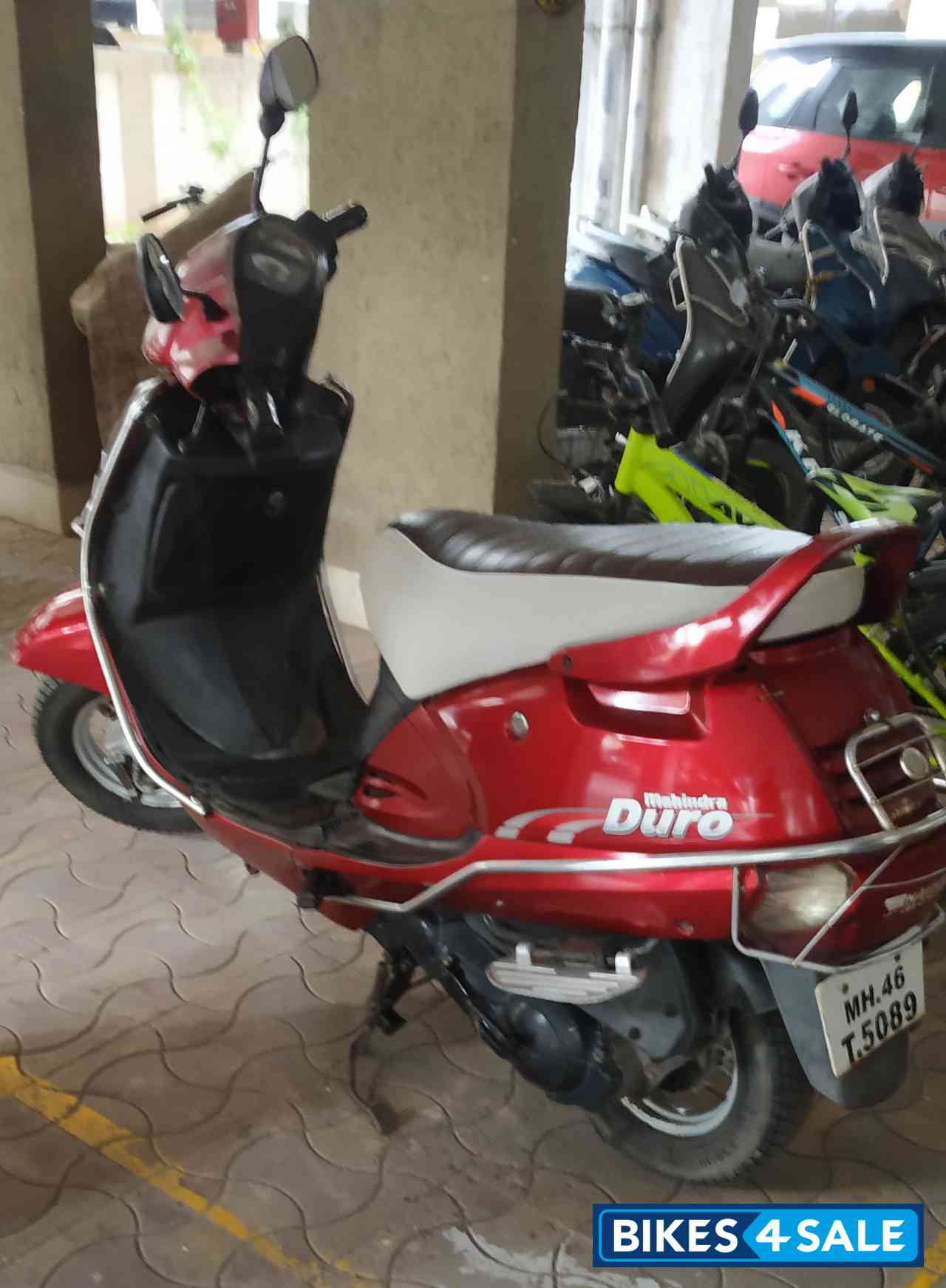Red Mahindra Duro