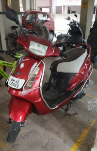 Red Mahindra Duro
