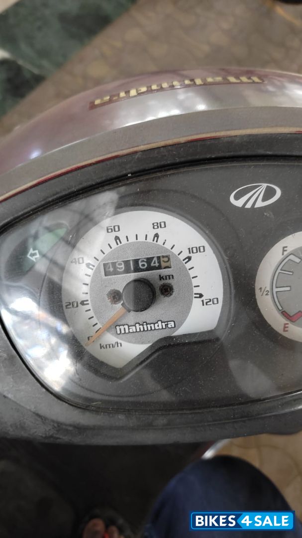 Red Mahindra Duro
