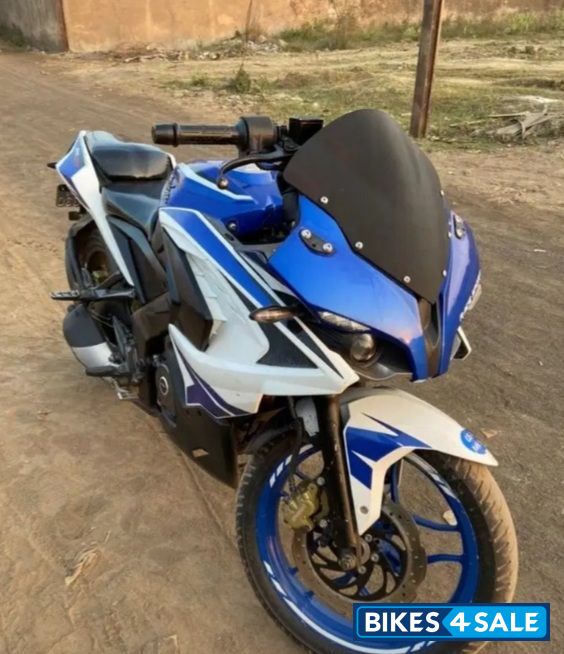 Racing Blue Bajaj Pulsar RS 200