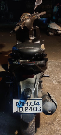 Black Aprilia SR 150