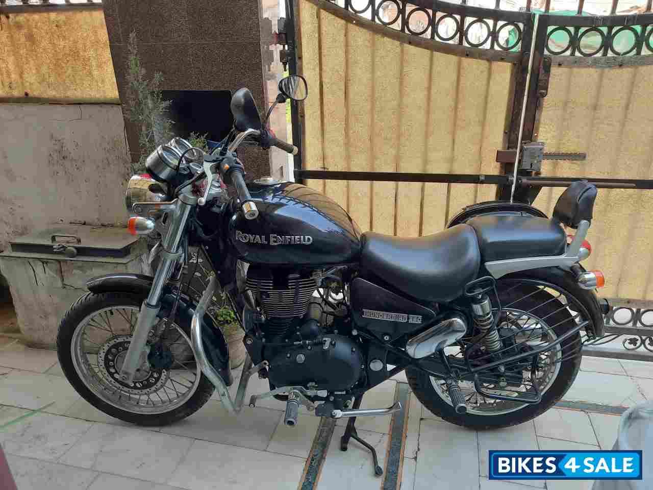 Black Royal Enfield Thunderbird 350