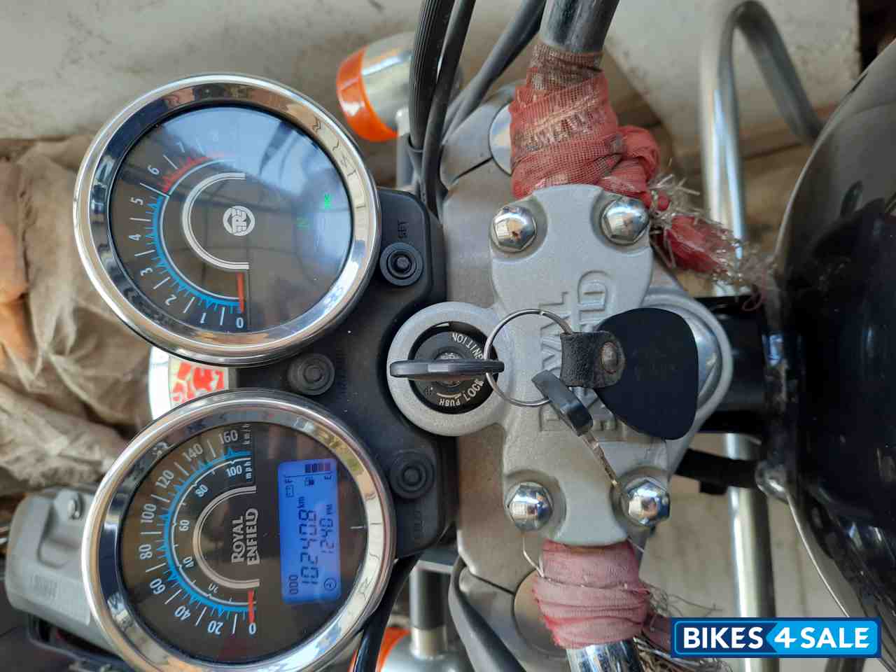 Black Royal Enfield Thunderbird 350