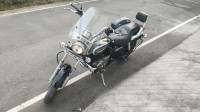 Black Bajaj Avenger Cruise 220
