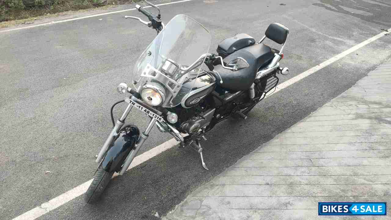Black Bajaj Avenger Cruise 220