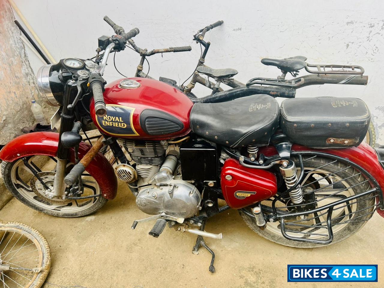 Red Royal Enfield Classic 350