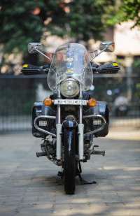 Black Bajaj Avenger 220 DTS-i