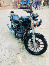 Black Royal Enfield Thunderbird 500