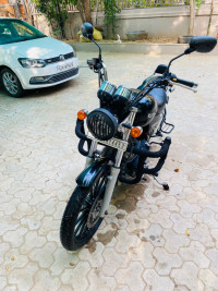 Black Royal Enfield Thunderbird 500