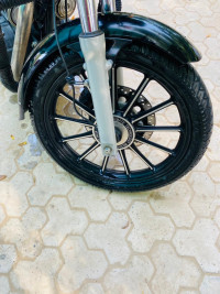 Black Royal Enfield Thunderbird 500