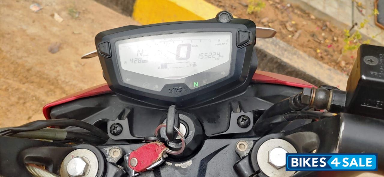 TVS Apache RTR 200 4V TVS Apache RTR 200 4V