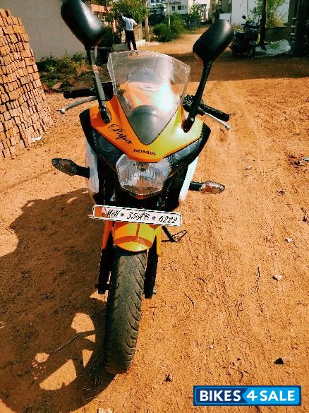 Orange Honda CBR 150R