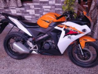 Orange Honda CBR 150R