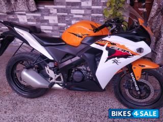 Orange Honda CBR 150R