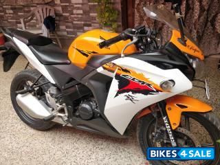 Orange Honda CBR 150R