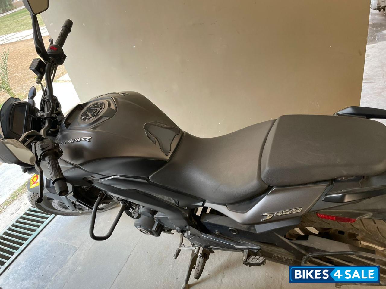 Black Bajaj Dominar 400 ABS BS6