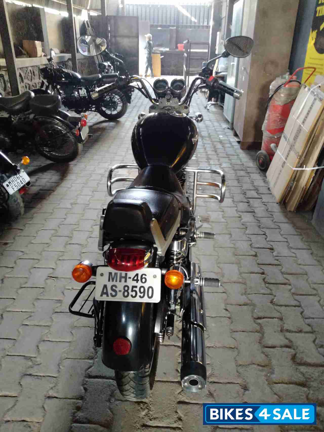 Black Matt Royal Enfield Thunderbird 350