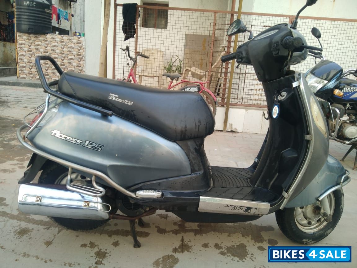 Grey Suzuki Access 125