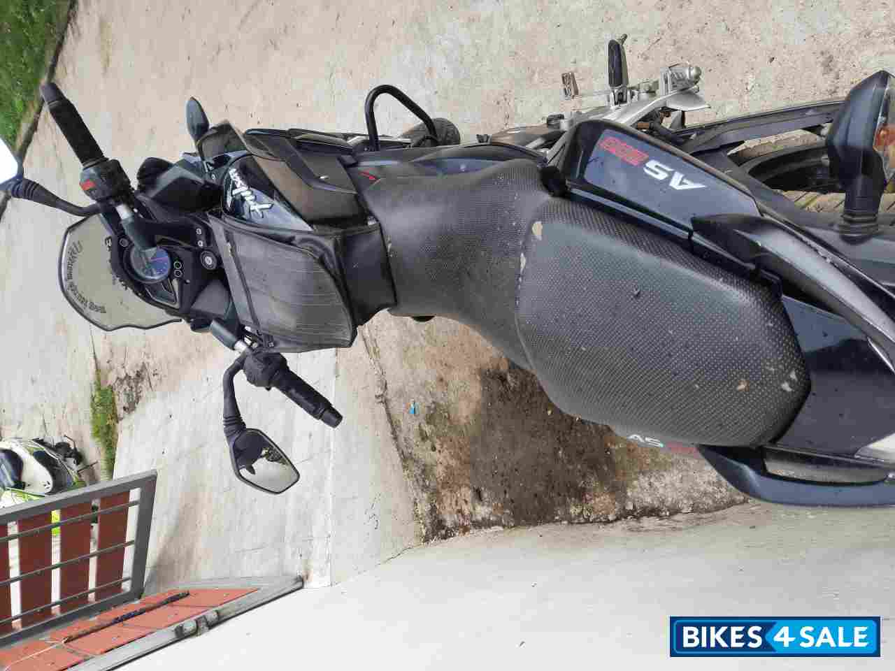 Black Bajaj Pulsar AS 200