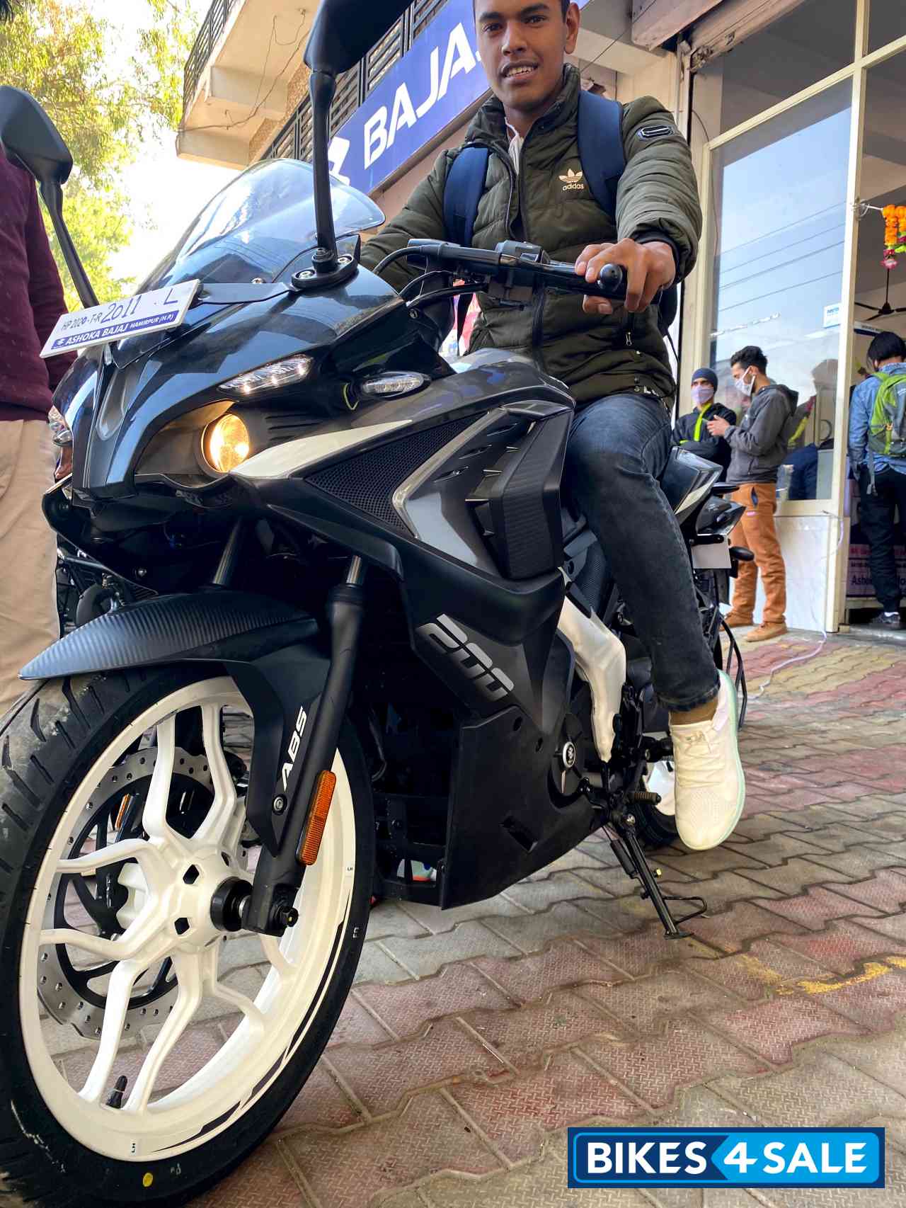 Gray Bajaj Pulsar RS 200 BS6 Gray Bajaj Pulsar RS 200 BS6