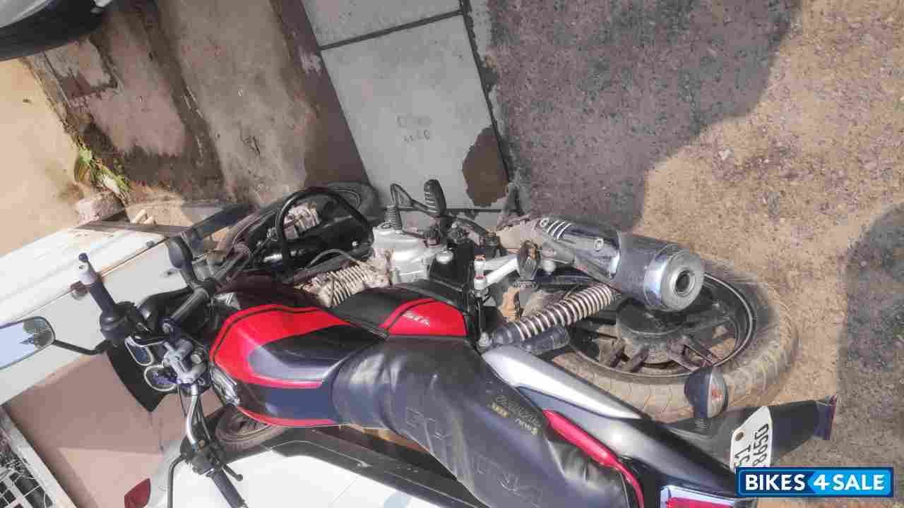 Bajaj V15