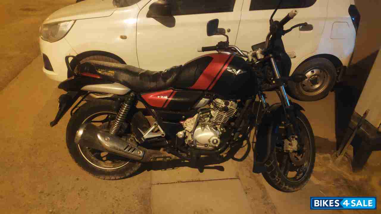 Bajaj V15