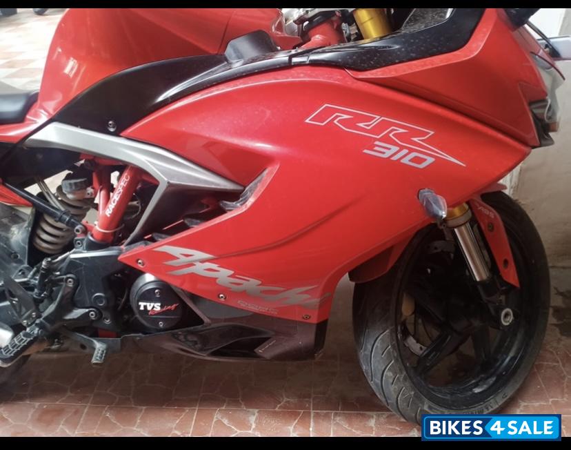 Red TVS Apache RR 310
