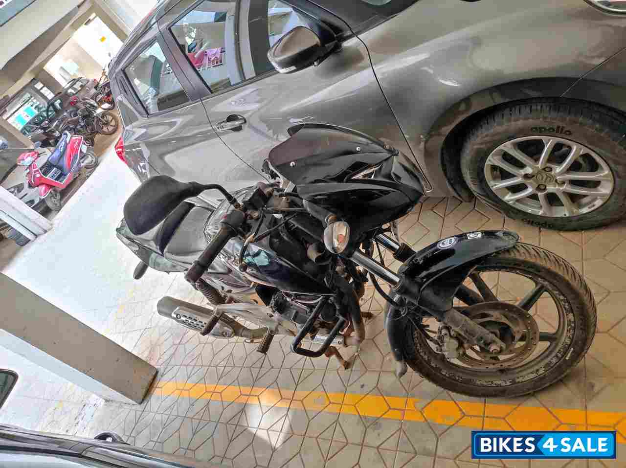 Black Bajaj Pulsar 180