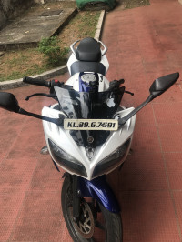 White Yamaha Fazer FI V2