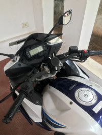 White Yamaha Fazer FI V2