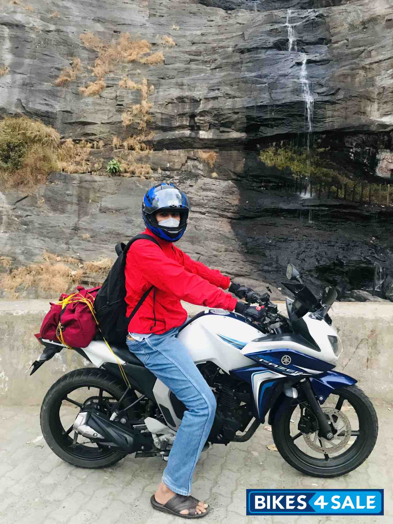 White Yamaha Fazer FI V2